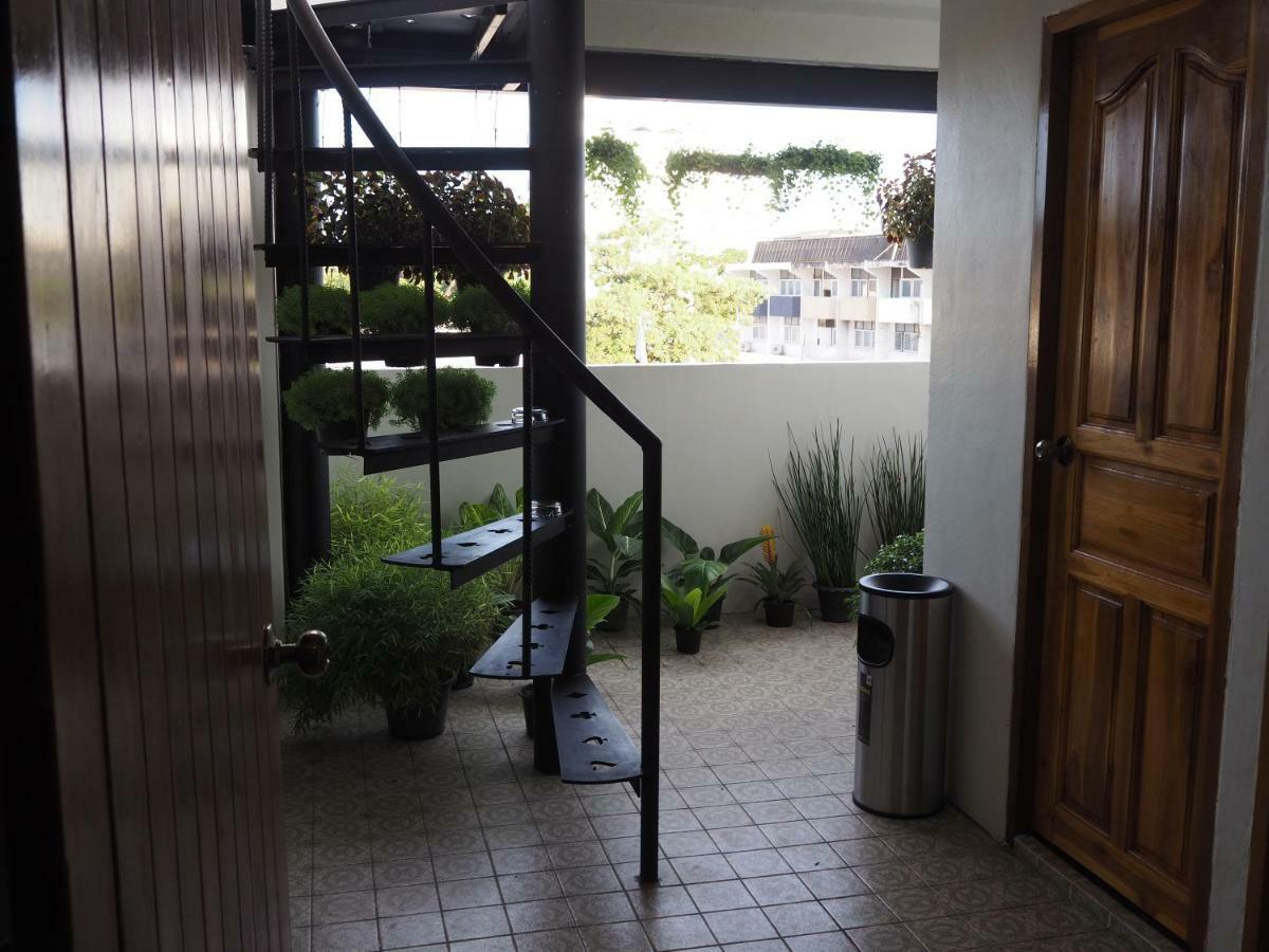 Boonnark Bed Night Bazaar No Car Parking Apartment เชียงใหม่ ภายนอก รูปภาพ